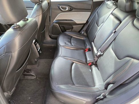 Used 2022 Jeep Compass Latitude image 7