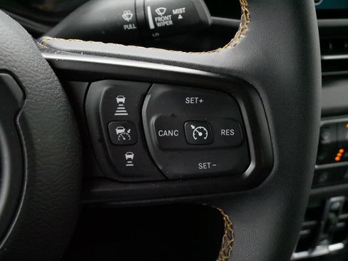 Used 2025 Jeep Gladiator Sport AWD/4WD image 25