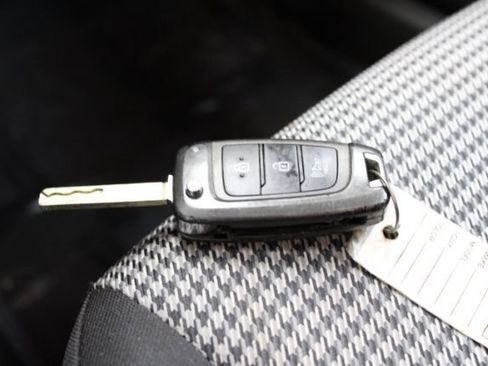 Used 2023 Hyundai Kona SE FWD image 14