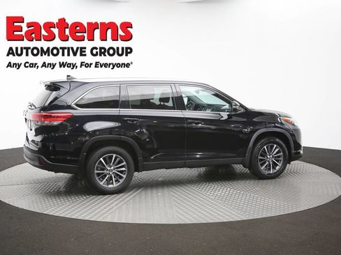 Used 2019 Toyota Highlander XLE AWD/4WD image 47