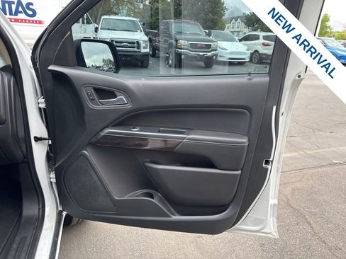 Used 2022 GMC Canyon Elevation w/ Elevation Premium Package AWD/4WD image 10