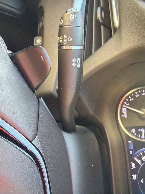 Used 2022 Buick Enclave Avenir w/ Avenir Technology Package FWD image 24