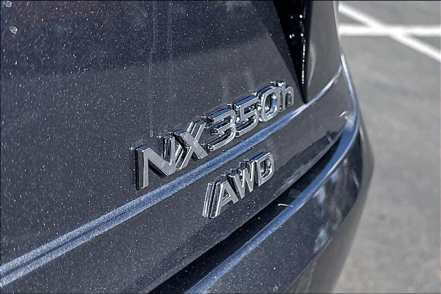 Used 2025 Lexus NX 350h AWD w/ Accessory Package (2T) image 9