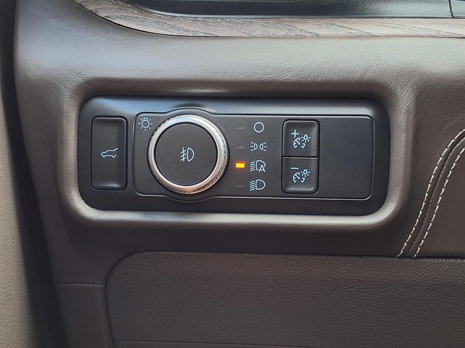 Certified 2020 Ford Explorer Platinum w/ Premium Technology Package AWD/4WD image 22