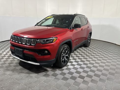 Used 2025 Jeep Compass Limited AWD/4WD image 4