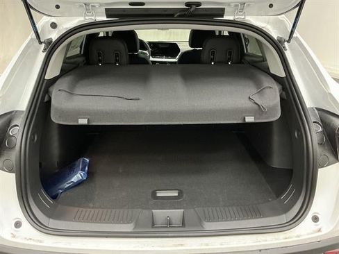 New 2026 Chevrolet Trax LT w/ Sunroof Package FWD image 27