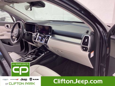 Used 2023 Kia Sorento SX Prestige image 19