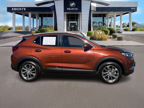 Used 2021 Buick Encore GX Essence w/ Advanced Technology Package image 2