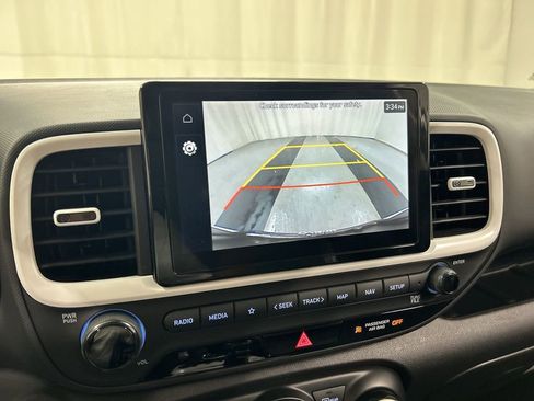 Used 2023 Hyundai Venue Limited w/ Cargo Package FWD image 15