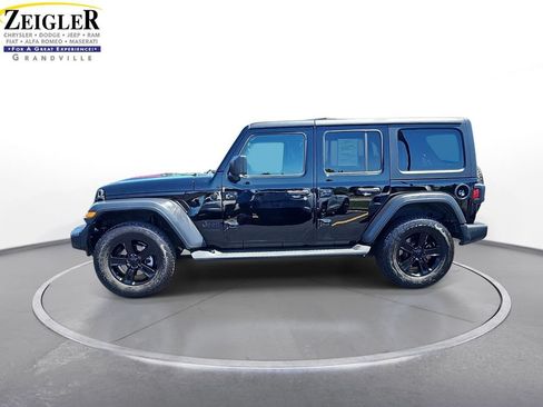 Used 2022 Jeep Wrangler Unlimited Sport AWD/4WD image 8