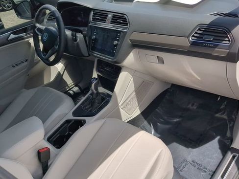 Certified 2023 Volkswagen Tiguan SE R-Line image 11