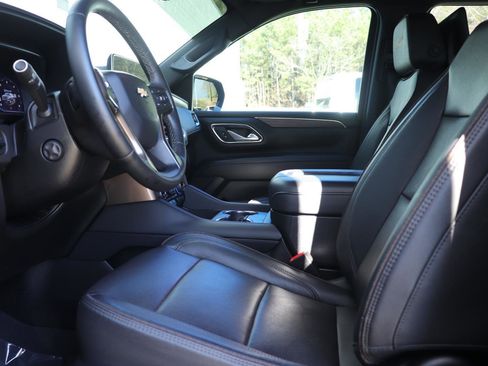 Used 2024 Chevrolet Tahoe High Country image 11