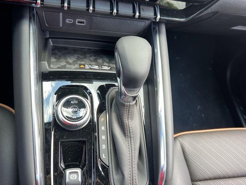 New 2025 GMC Canyon AT4 w/ Nightfall Edition image 17