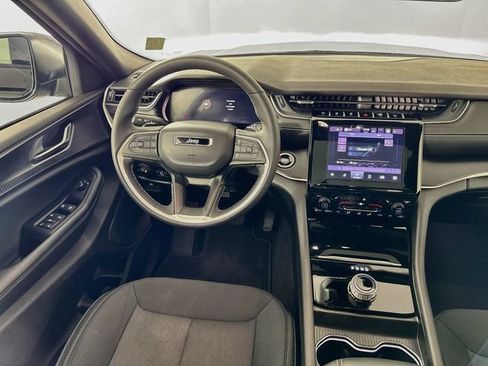 Used 2025 Jeep Grand Cherokee L Laredo w/ Luxury Tech Group I AWD/4WD image 26
