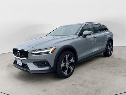 New 2026 Volvo V60 B5 Cross Country Plus w/ Protection Package Premier image 2