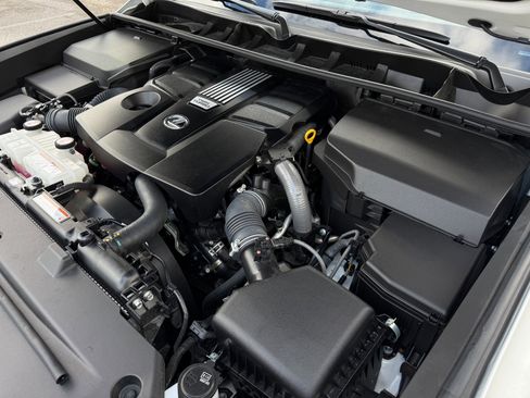 Used 2023 Lexus LX 600 4WD w/ Luxury Package image 64