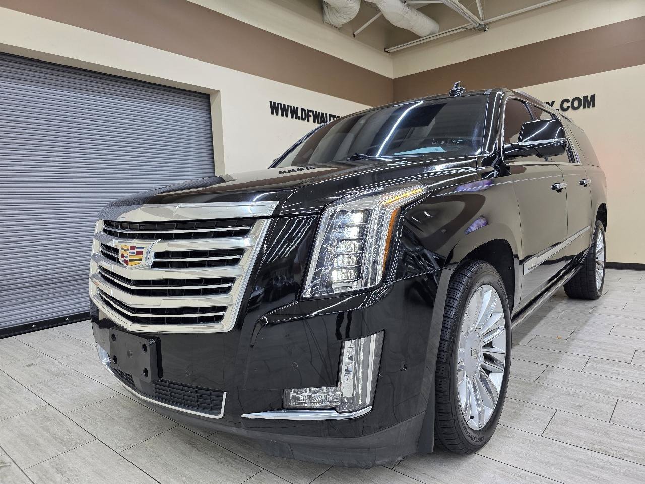 Used 2018 Cadillac Escalade ESV Platinum AWD/4WD image 2