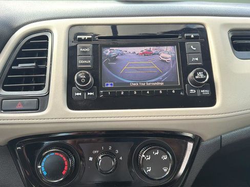 Used 2018 Honda HR-V LX image 28
