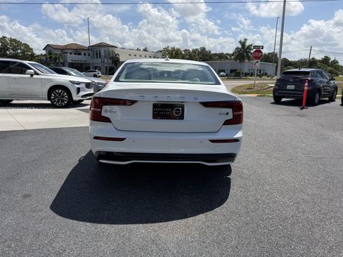 Certified 2025 Volvo S60 B5 Plus AWD/4WD image 4