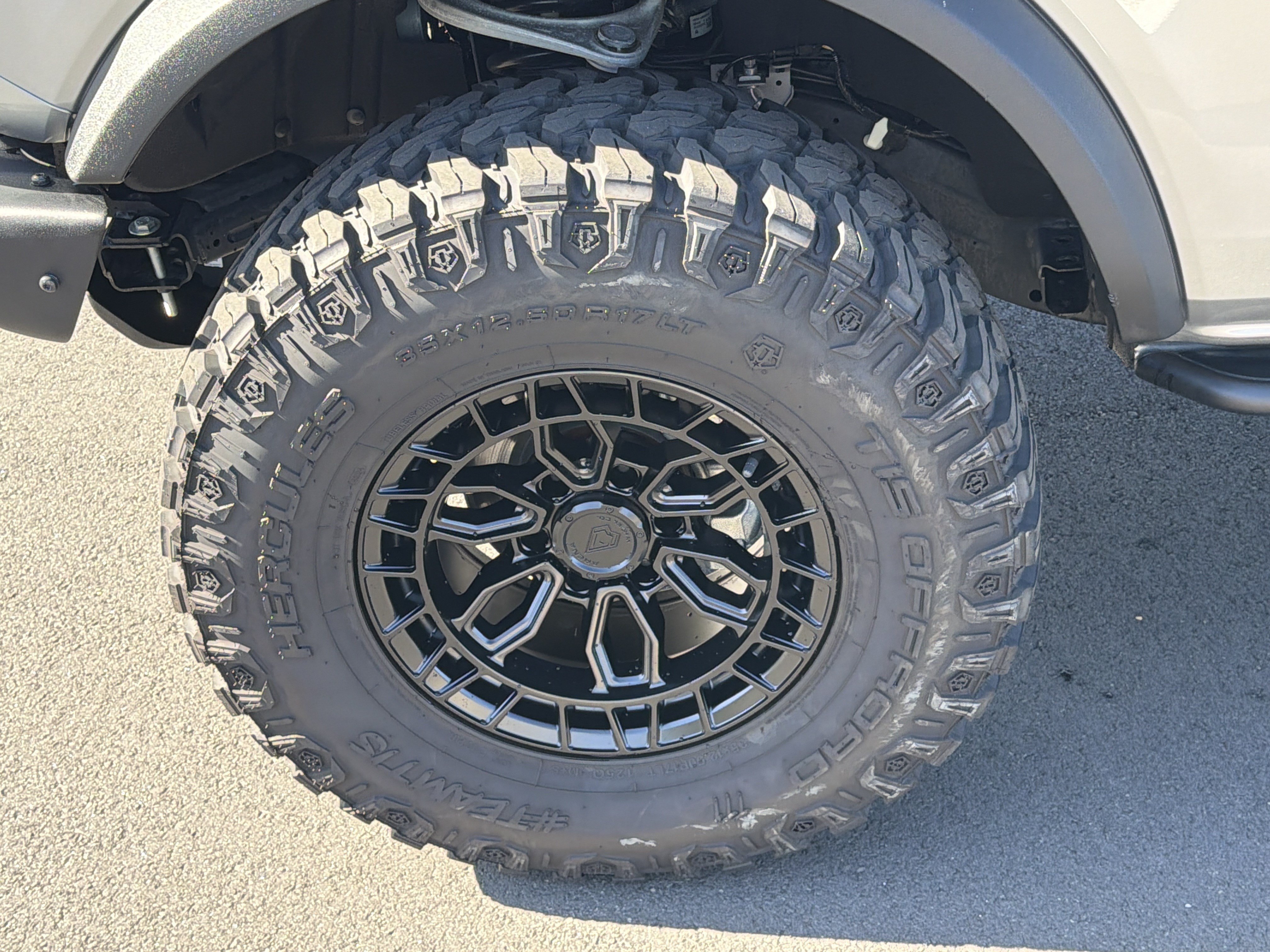 Used 2024 Ford Bronco Black Diamond AWD/4WD image 12