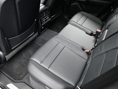 Certified 2025 Porsche Cayenne AWD/4WD image 15