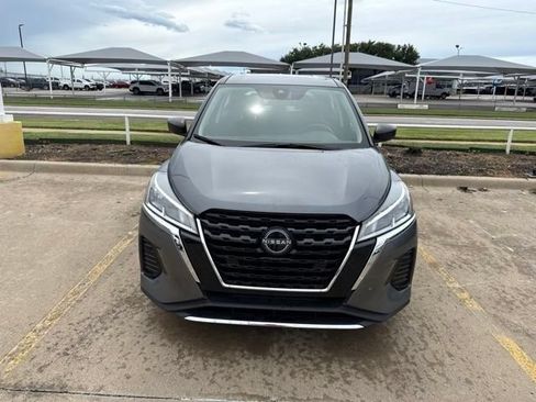 Used 2024 Nissan Kicks S FWD image 2