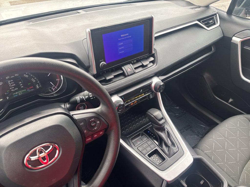 Used 2024 Toyota RAV4 XLE AWD/4WD image 22