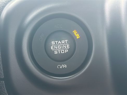 Used 2022 Jeep Wrangler Unlimited Sahara AWD/4WD image 25