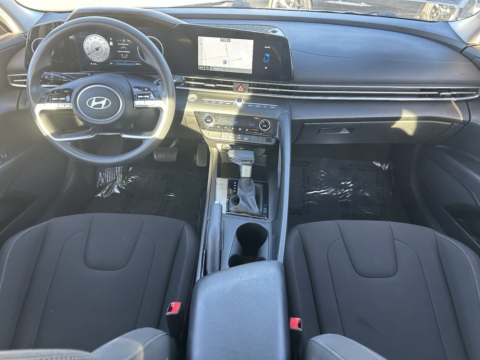 Used 2024 Hyundai Elantra SEL FWD image 18
