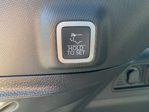 New 2025 Jeep Grand Cherokee Laredo X w/ Luxury Tech Group I image 18