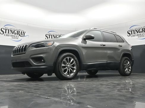 Used 2020 Jeep Cherokee Latitude Plus w/ Comfort/Convenience Group FWD image 40