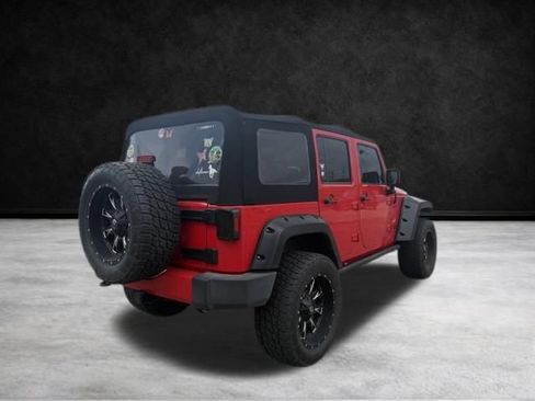 Used 2017 Jeep Wrangler Unlimited Sahara w/ Connectivity Group AWD/4WD image 6