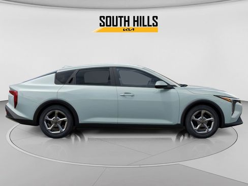 New 2026 Kia K4 LXS FWD image 7