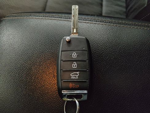 Used 2020 Kia Sportage LX FWD image 32