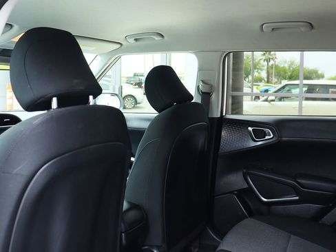 Used 2021 Kia Soul S image 34
