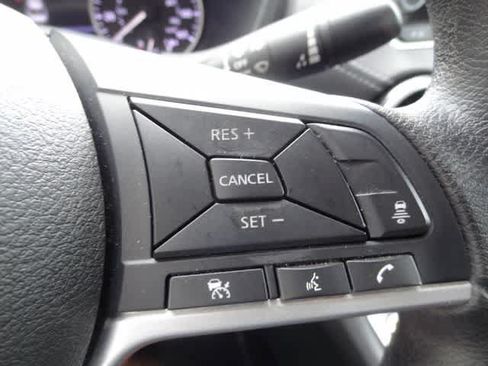 Used 2024 Nissan Sentra SV FWD image 17
