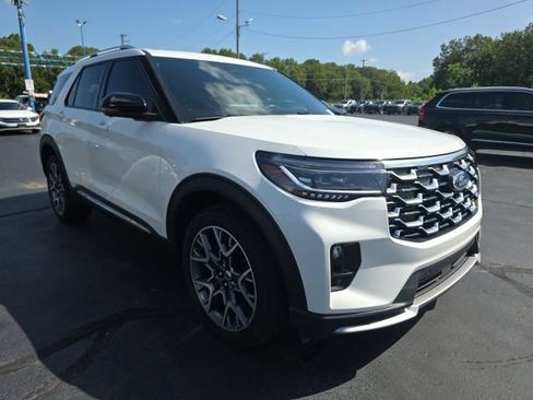 Used 2025 Ford Explorer Platinum w/ Ultimate Package AWD/4WD image 3