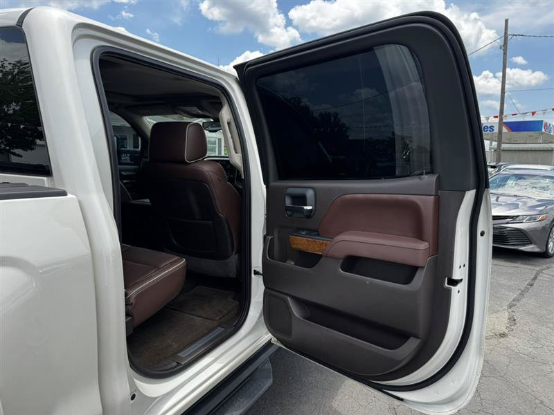 Used 2015 Chevrolet Silverado 1500 High Country w/ High Country Premium Package AWD/4WD image 9