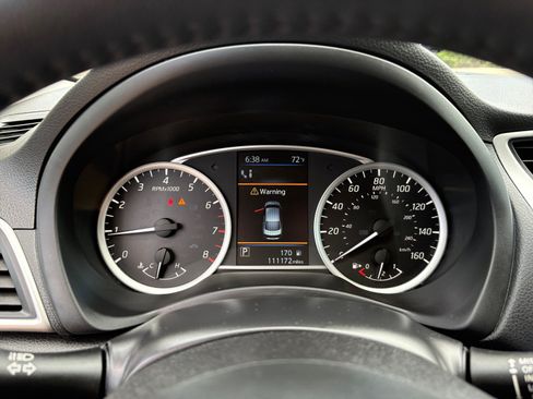 Used 2019 Nissan Sentra SV w/ Special Edition Package FWD image 10