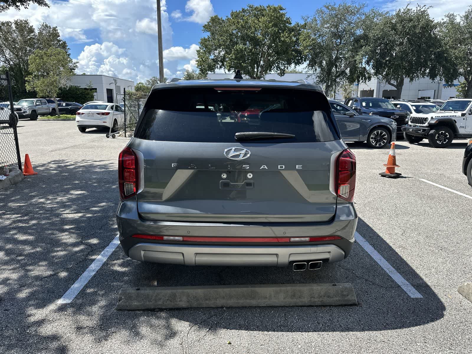 Used 2024 Hyundai Palisade SEL FWD image 7