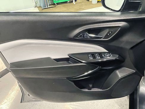 Used 2024 Chevrolet Trax LT FWD image 17