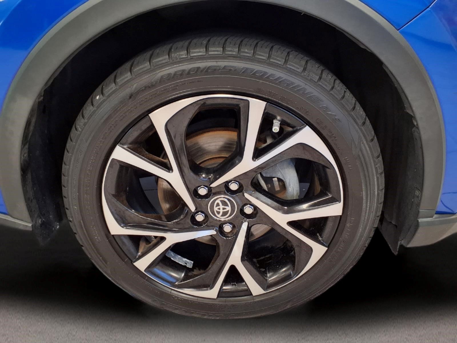 Used 2020 Toyota C-HR XLE FWD image 7