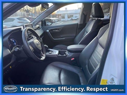 Used 2020 Toyota RAV4 Limited image 15