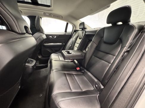 Used 2024 Volvo S60 B5 Core image 22