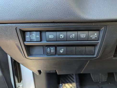 Used 2025 Toyota Tundra Limited image 14