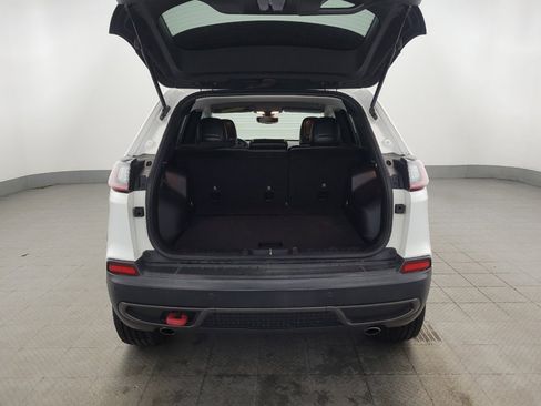 Used 2019 Jeep Cherokee Trailhawk AWD/4WD image 29
