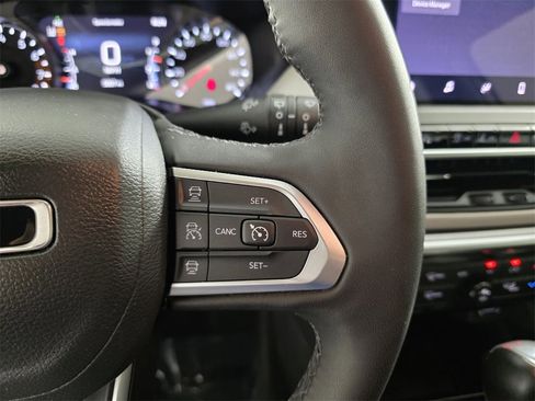 Certified 2025 Jeep Compass Limited image 21