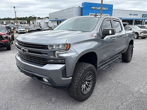 Used 2022 Chevrolet Silverado 1500 RST w/ LPO, Blackout Package AWD/4WD image 2
