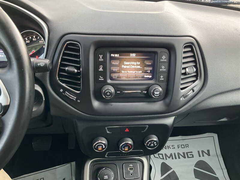 Used 2018 Jeep Compass Latitude AWD/4WD image 26