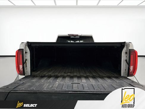 Used 2022 GMC Sierra 3500 Denali w/ Technology Package AWD/4WD image 30